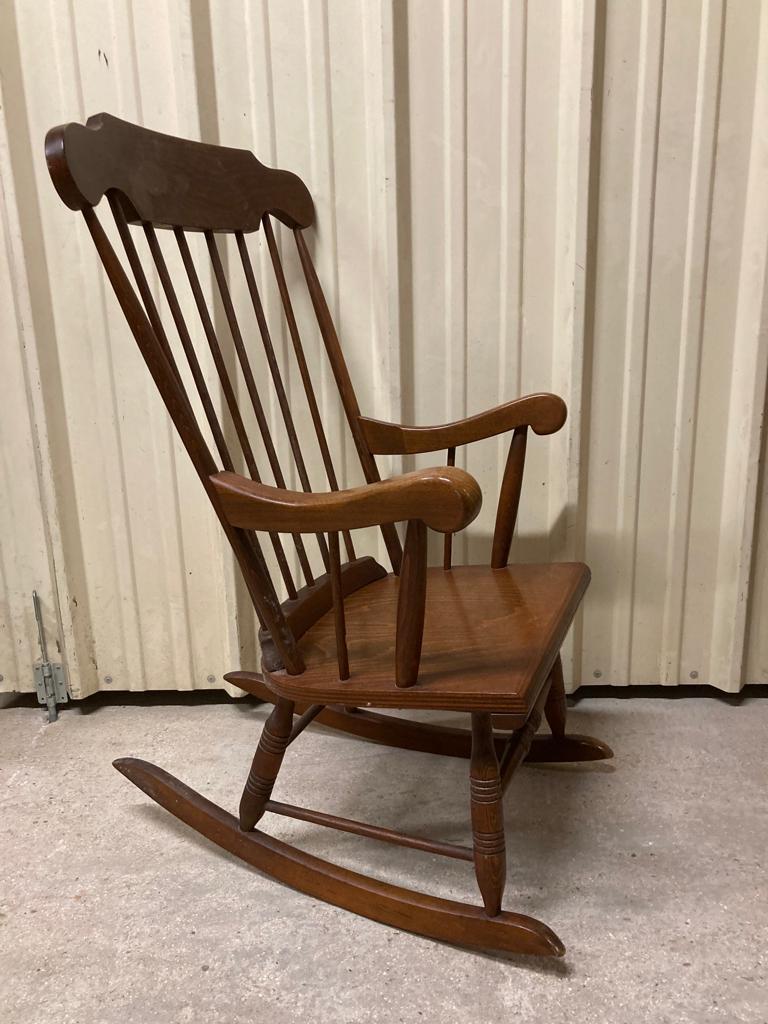 Chaise «Rocking Chair» en bois avant aérogommage